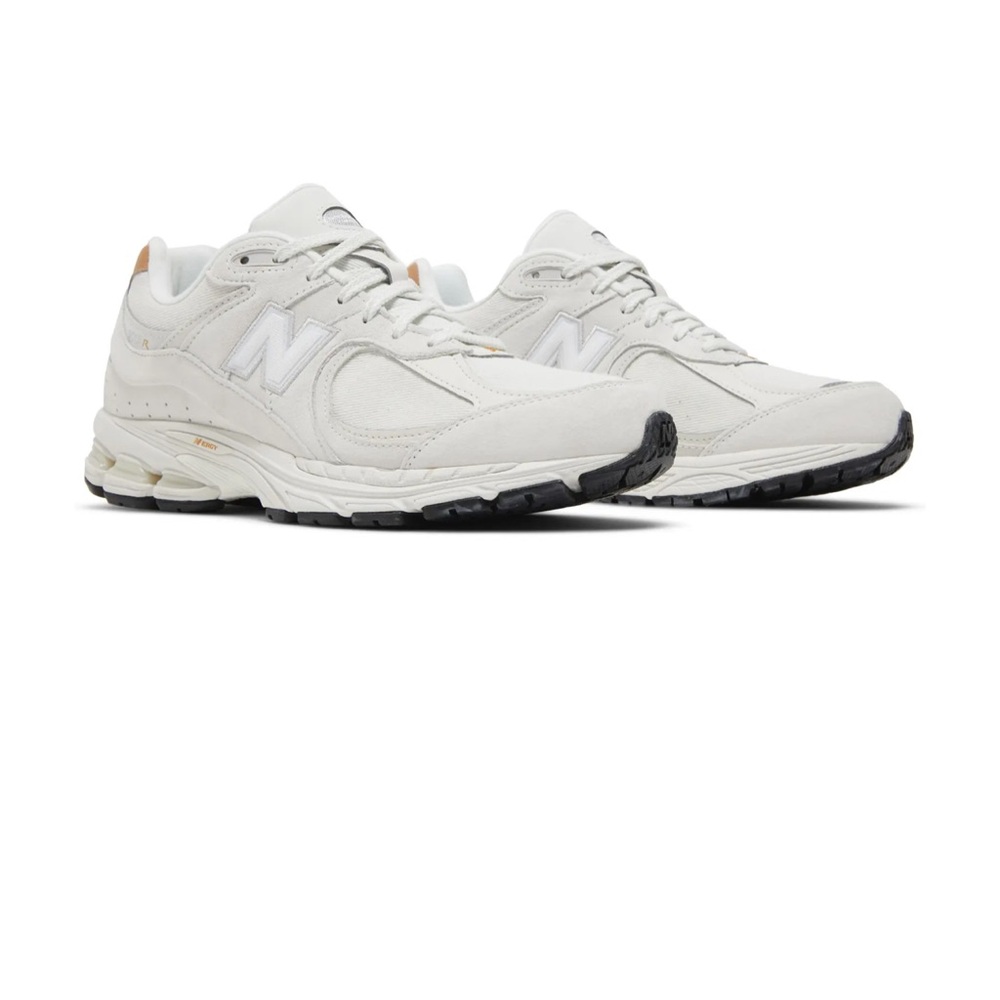 New Balance 2002r women’s sneaker size US 6 worn once